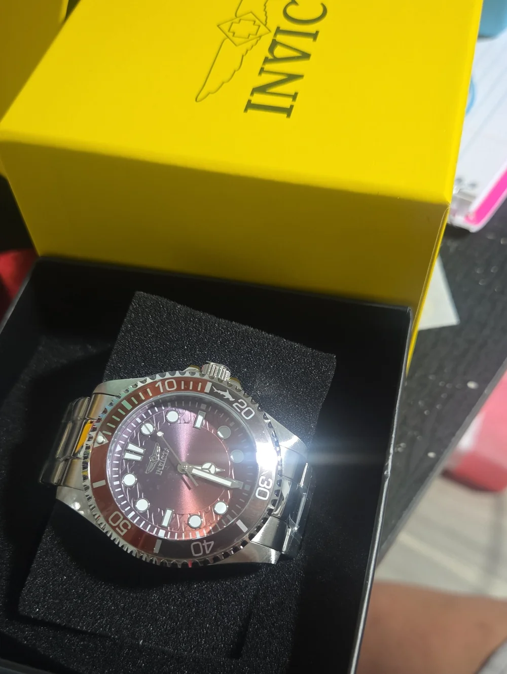 Invicta Pro Diver Kromatyk Wine Red Sunray Dial Watch